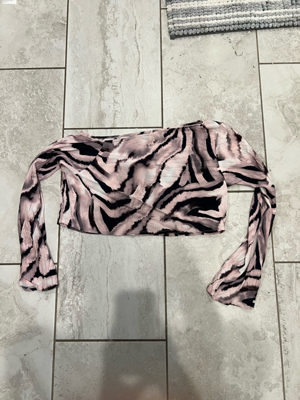Nasty Gal Pink and Black Zebra-Print Long Sleeve Crop Top